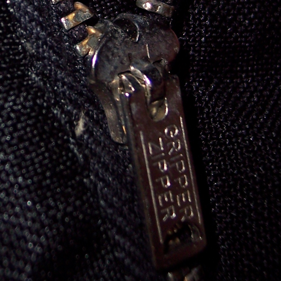 Do older Louis Vuitton bags use Scovill Gripper zippers? Not sure